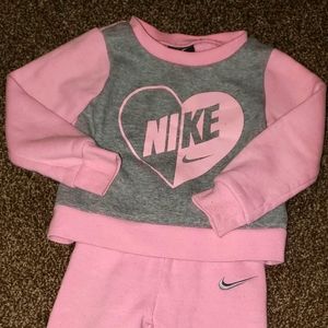 Toddler girls 2t nike sweatshirt and pants